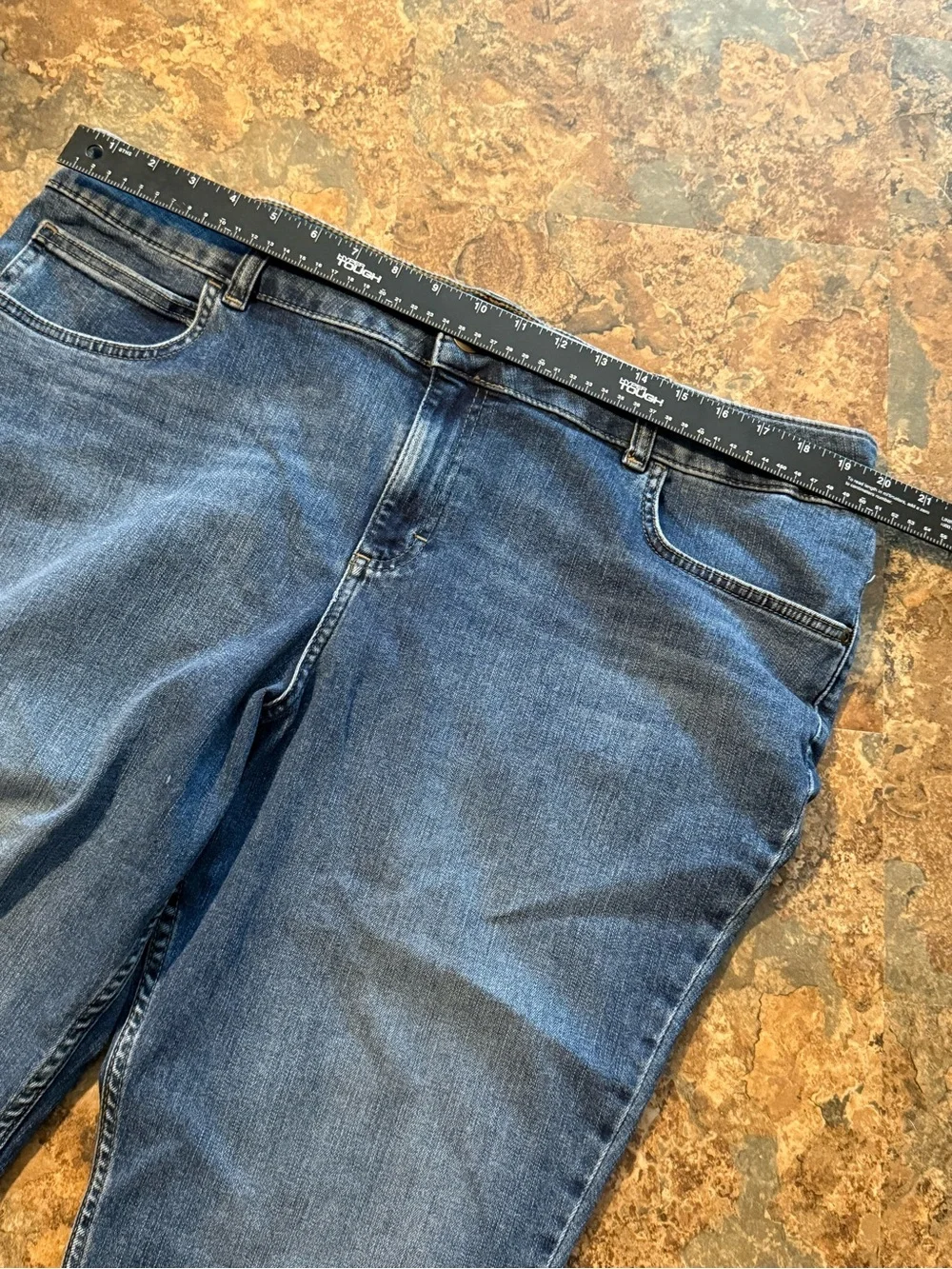 Lee Women’s 20 WM Dark Blue Crop Jeans Small Stain